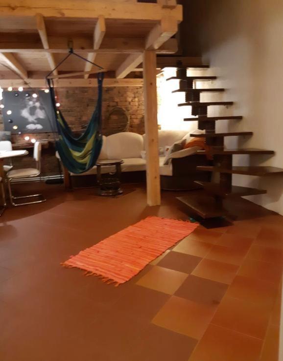 2 Story Studio Apartment Free Parking Included Riga Esterno foto